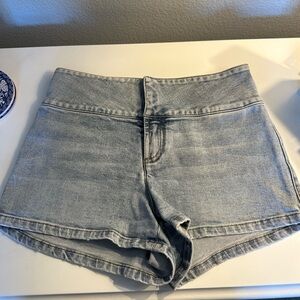 Alice + Olivia Jean shorts